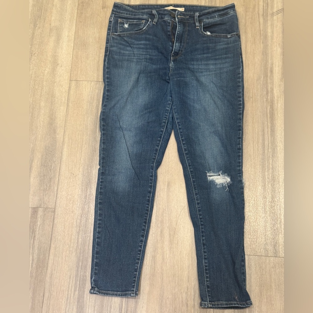 Levis High Rise Skinny Distressed Women Jeans